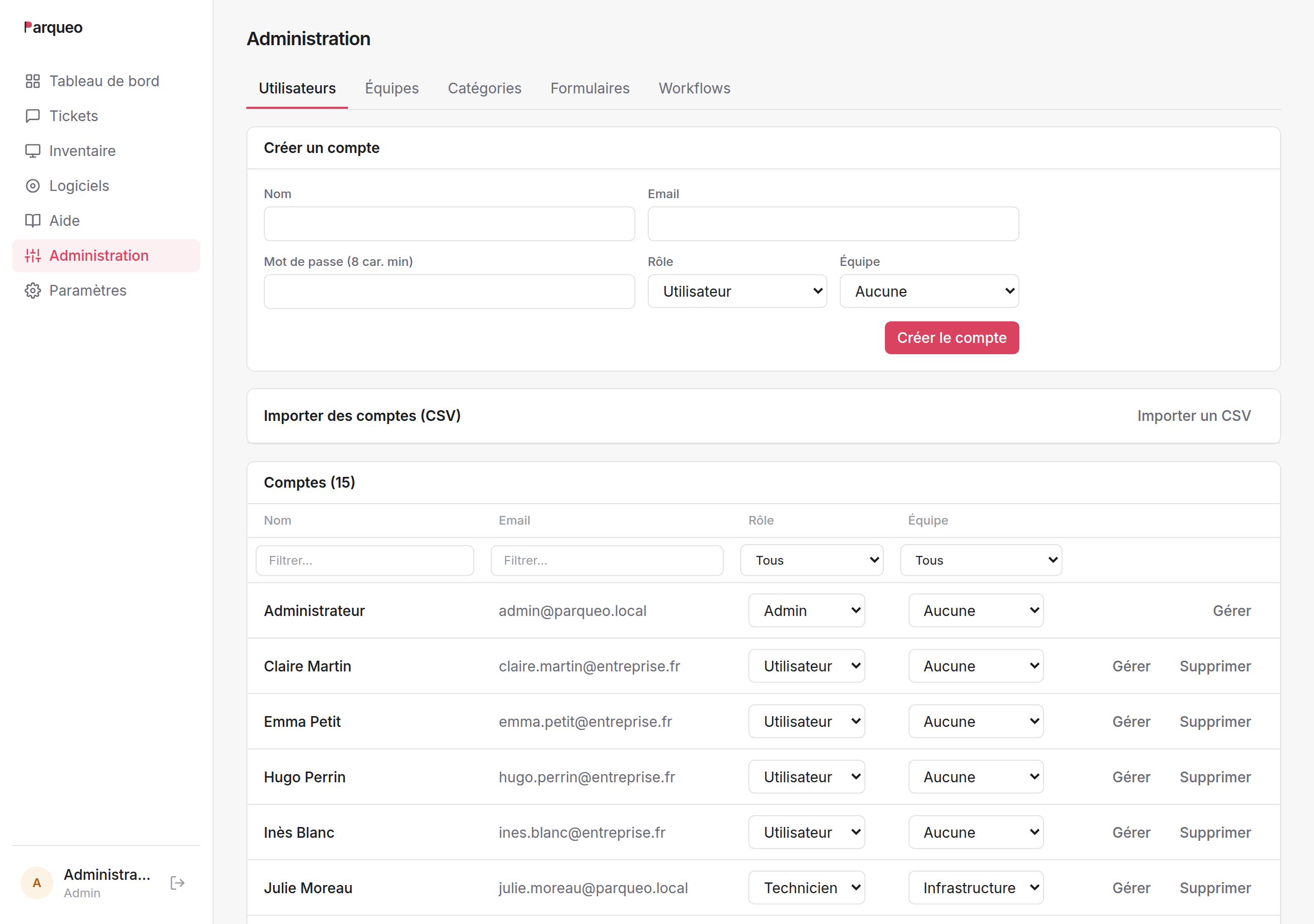 Administration, onglet Utilisateurs : tableau des comptes avec rôle et équipe, import CSV.