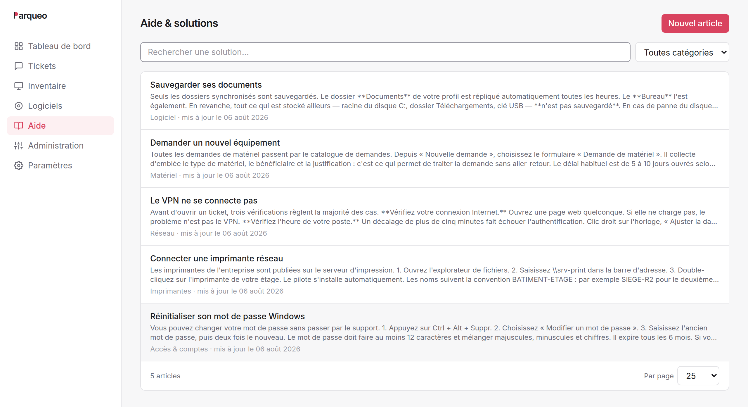 Base de connaissances : recherche, filtre par catégorie et liste d'articles.