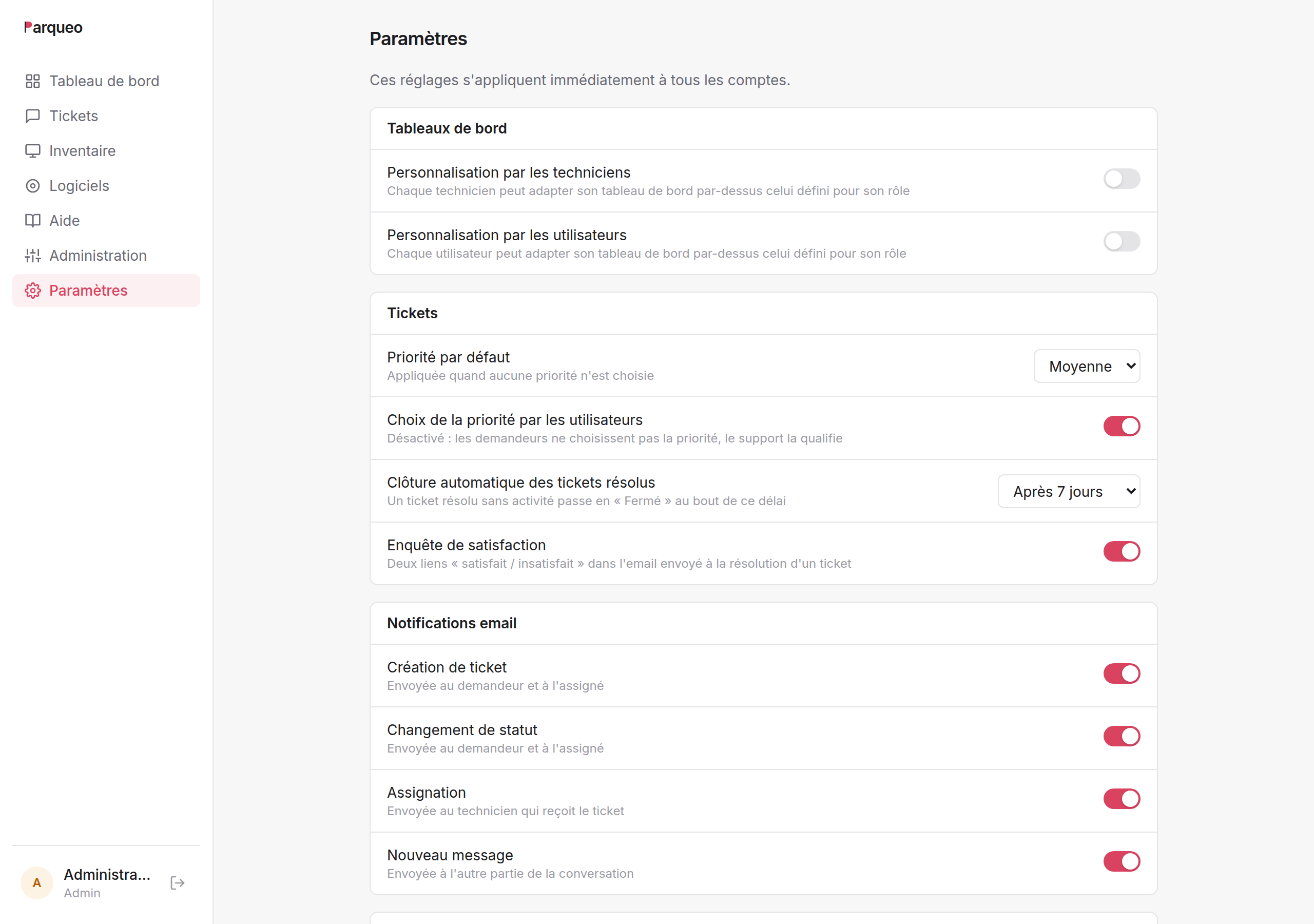 Page Paramètres : sections tableaux de bord, tickets, notifications email, base de connaissances et inventaire.